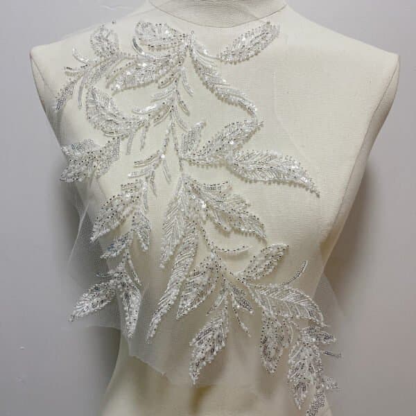 embroidery lace supplier comparing guipure lace